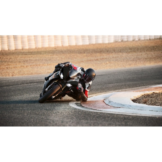 Akrapovic Racing Line + BT-Moto Stage 1